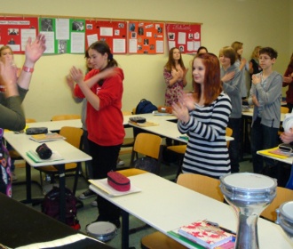 Praktisch orientierter Musikunterricht in Klassenstufe 8 bei Frau Geisler